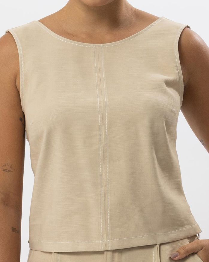 blusa-alfaiataria-textura-recorte-pespontos-contrastantes-amarula-bt60300625_783-01