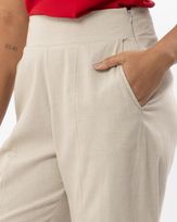 calca-reta-sarja-linho-pespontos-contrastantes-bege--ct62800825_335-02