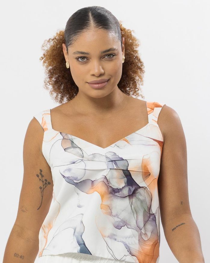 regata-cropped-crepe-estampa-abstrata-com-pregas-estampado--bt63560925-01