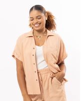 camisa-viscose-textura-com-bolsos-e-botoes-tartaruga-pessego-it61000725_1119-01