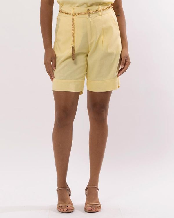bermuda-linho-pregas-e-botoes-personalizados-amarelo--dt63440925_297-01
