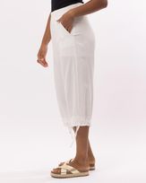 calca-pantacourt-viscoae-textura-barra-com-regulagem-off-white-ct63280925-02