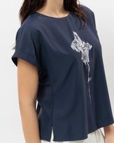 blusa-crepe-estampaflor-algas-com-aplicacoes-marinho--bt64601025-02
