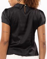 blusa-cetim-gola-virada-e-mangas-com-pregas-preto--bt63660925_265-03