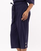 calca-pantacourt-linho-laterais-com-botoes-e-faixa-marinho--ct63500925-02