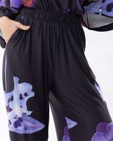 calca-pantalona-malha-estampa-orquidea-dark-estampado--cm55061125-02