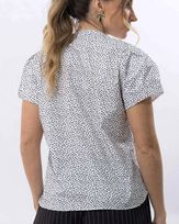 blusa-algodao-mini-poas-ponteira-tulipa-off-white-bt64361025-03