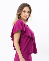 blusa-viscose-textura-babado-assimetrico-magenta-bt65321125-02