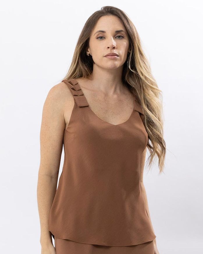 regata-alfaiataria-dobraduras-nas-alcas-marrom--bt55561225-01