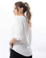 blusa-viscose-recortes-guipir-off-white-bt55221225-03