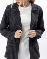 bcazer-alfaiataria-risca-de-giz-com-bolsos-preto--zt55801225-02