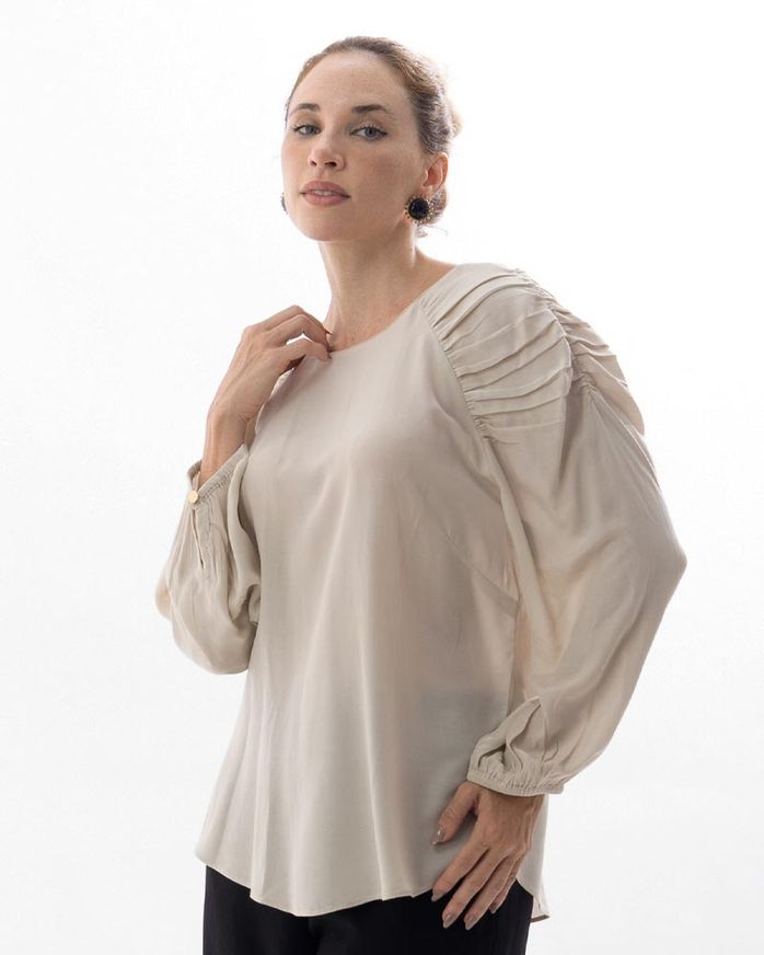 blusa-viscose-soft-ombros-drapeados-areia--bt55201225-01