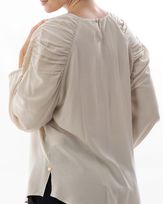 blusa-viscose-soft-ombros-drapeados-areia--bt55201225_-03