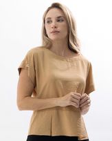 blusa-tecido-textura-basque-com-pregas-e-botoes-amarula-bt56280126-01