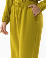 calca-reta-comfy-alfaiataria-fendas-na-barra-verde--pistache-ct55361225-02