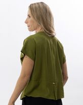 blusa-tecido-textura-basque-com-pregas-e-botoes-verde--bt56280126-03