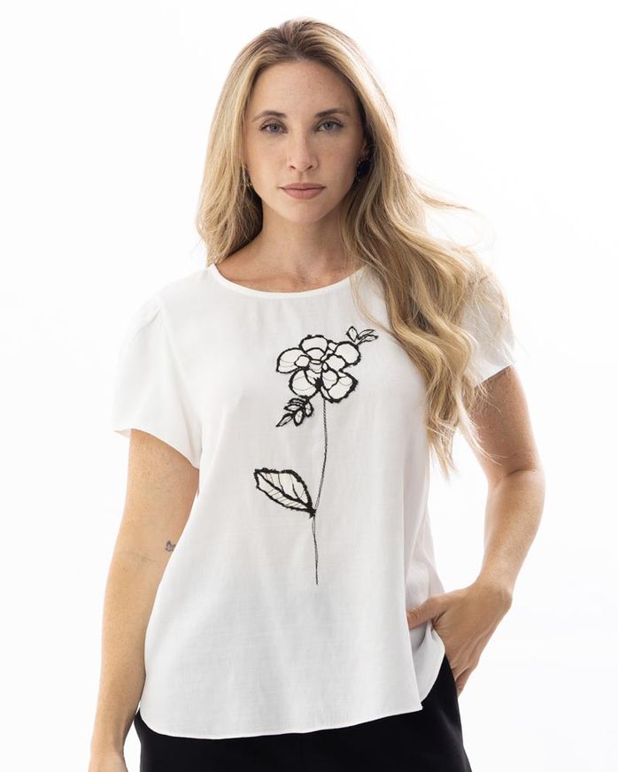 blusa-viscose-textura-aplicacao-flor-pb-off-white-bt56420126-01