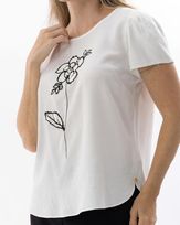 blusa-viscose-textura-aplicacao-flor-pb-off-white-bt56420126-02