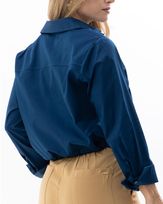 camisa-cropped-tricoline-acetinada-cos-regulagem-petroleo--it56960226-03