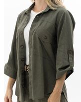 camisa-utilitaria-linho-botoes-tartaruga-verde--it55980126-02
