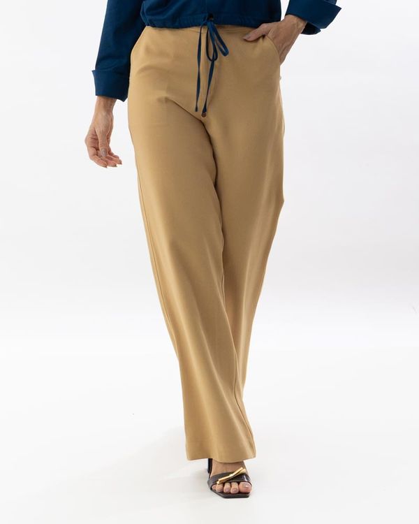 calca-reta-alfaiataria-twill-botao-tartaruga--amarula-ct56620126-01