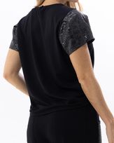 blusa-malha-gloss-mangas-paete-com-pregas--preto--bm57160226-03