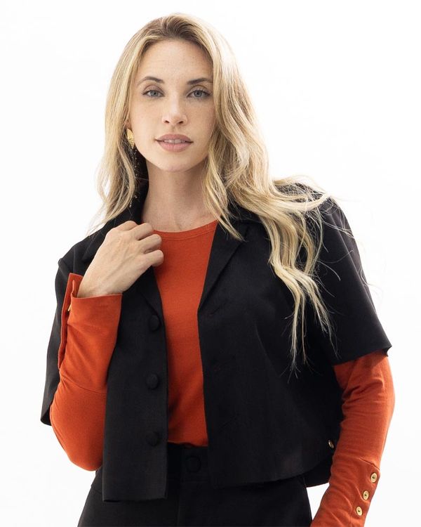 casaqueto-cropped-suede-com-botoes-cobertos-e-mangas-curta-preto--zt56920226-01