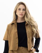 casaqueto-cropped-suede-com-botoes-cobertos-e-mangas-curta-caramelo--zt56920226-01
