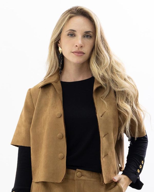 casaqueto-cropped-suede-com-botoes-cobertos-e-mangas-curta-caramelo--zt56920226-01