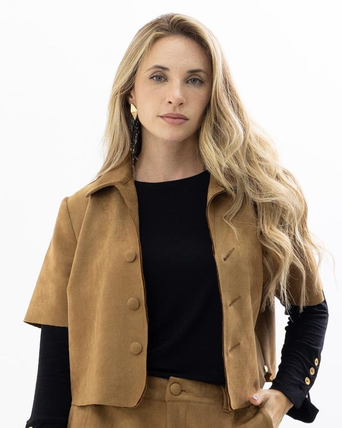 casaqueto-cropped-suede-com-botoes-cobertos-e-mangas-curta-caramelo--zt56920226-01