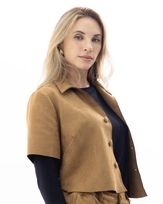 casaqueto-cropped-suede-com-botoes-cobertos-e-mangas-curta-caramelo--zt56920226-02