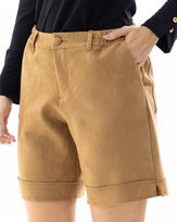 bermuda-suede-com-bolsos-e-botao-coberto-caramelo--dt56940226-02
