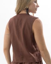 blusa-cropped-linho-botoes-tartaruga-marrom--bt56900226-03